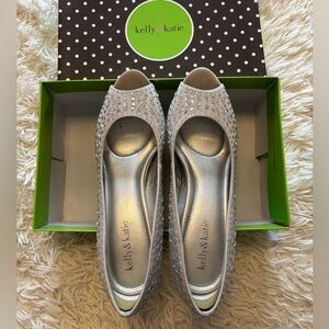 Kelly & Katie Metallic Peep-Toe Heels (size 9.5)